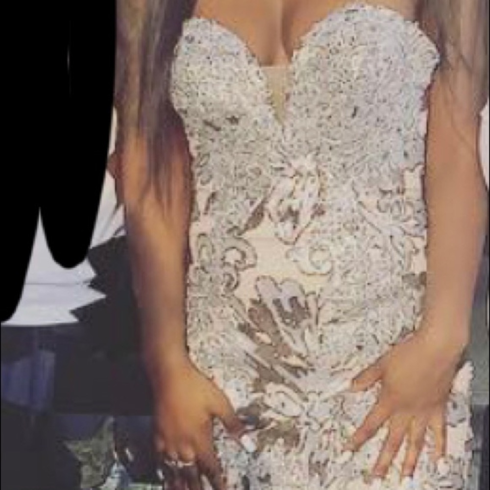 PROM DRESS - Picture 3 of 6